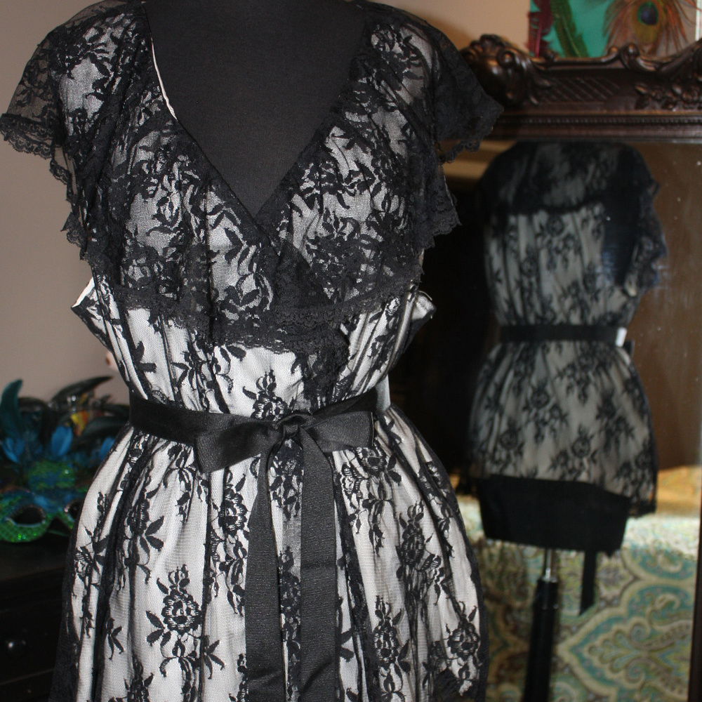 Lane Bryant black lace overlay Blouse PRETTY 18